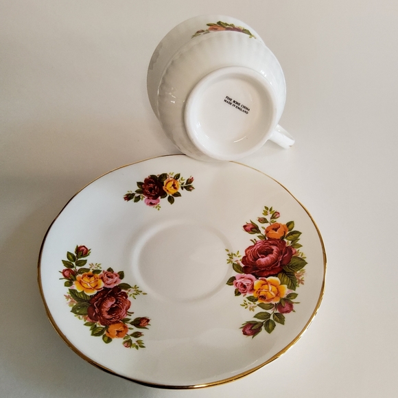 Wood Sons Tea Cup And Saucer Cottage Rose. Fine Bone China England - Picture 2 of 2